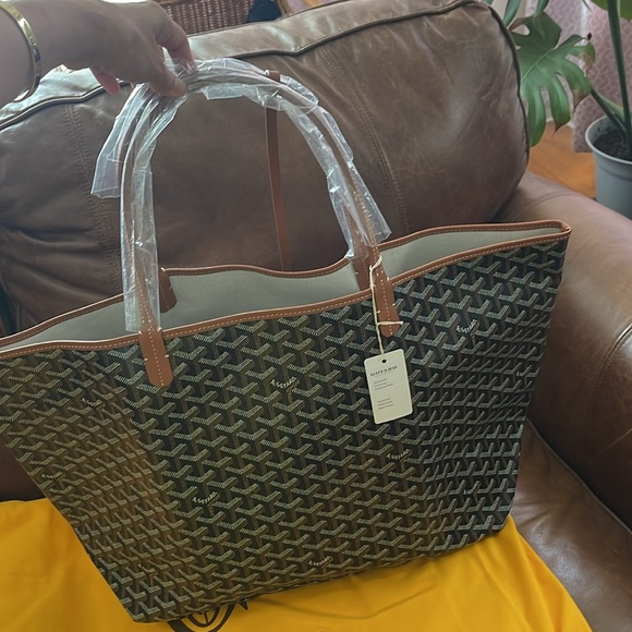 Authentic Goyard st Louis in Gm size - Picture 5 of 12